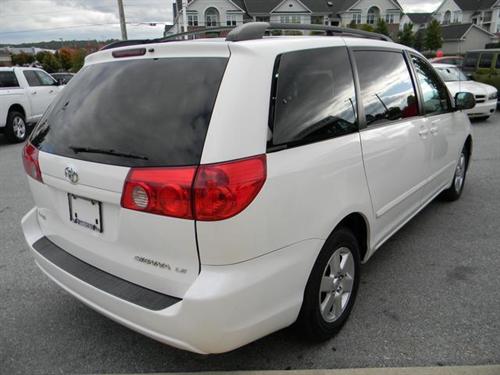 Toyota Sienna 2006 photo 1