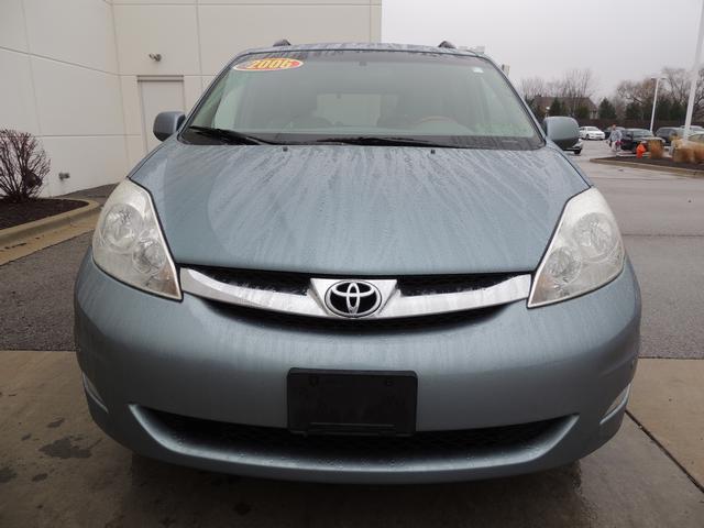 Toyota Sienna 2006 photo 2
