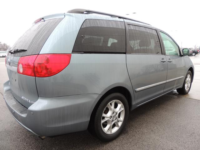 Toyota Sienna 2006 photo 4