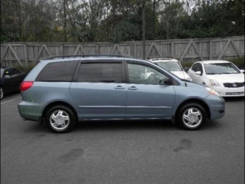 Toyota Sienna 2006 photo 2