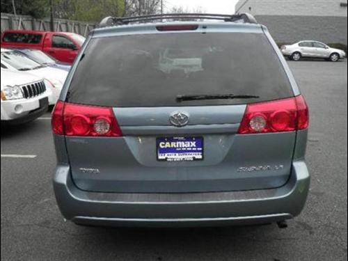 Toyota Sienna 2006 photo 4