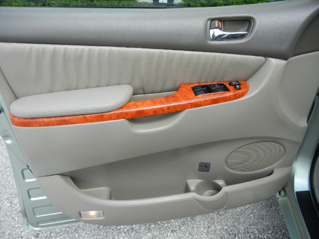 Toyota Sienna 2006 photo 1