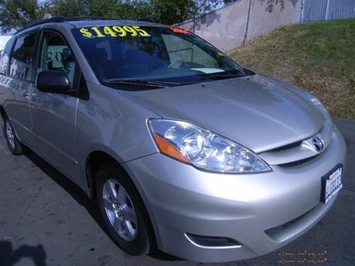 Toyota Sienna 2006 photo 1