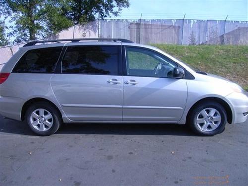 Toyota Sienna 2006 photo 2