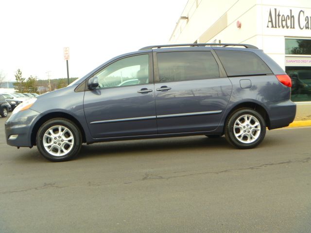 Toyota Sienna 2006 photo 4