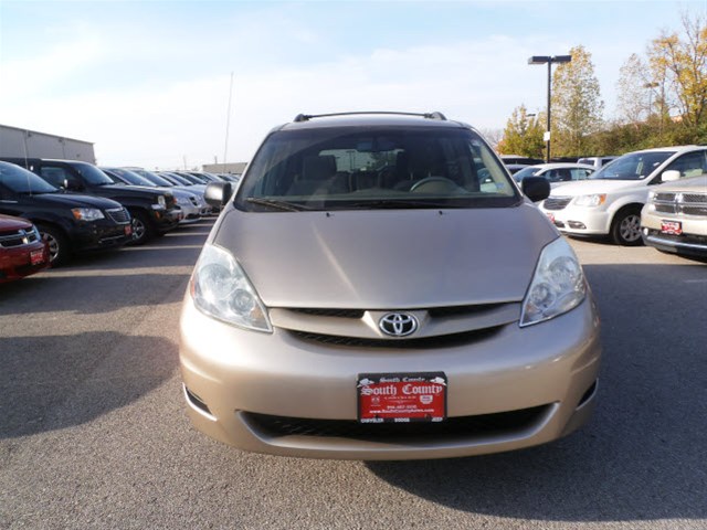 Toyota Sienna 2006 photo 1