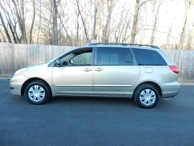 Toyota Sienna 2006 photo 1