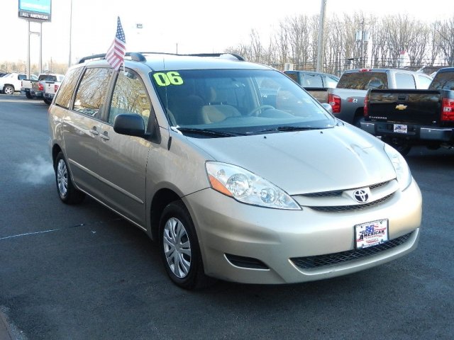 Toyota Sienna 2006 photo 3