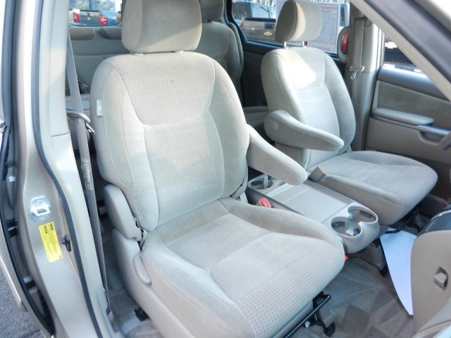 Toyota Sienna 2006 photo 4