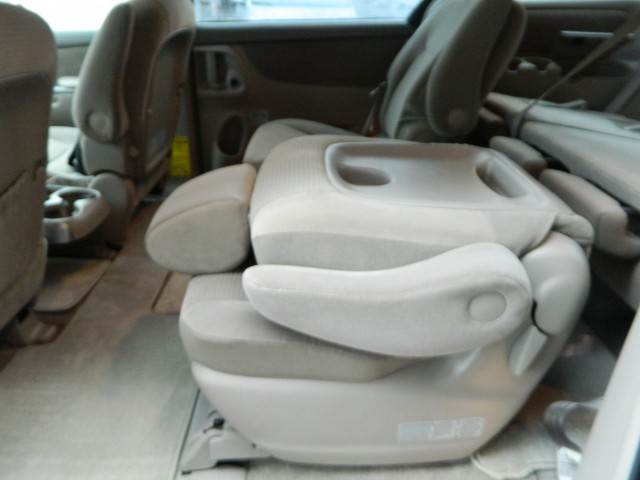 Toyota Sienna 2006 photo 2