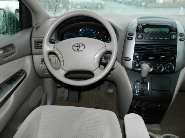 Toyota Sienna 2006 photo 4