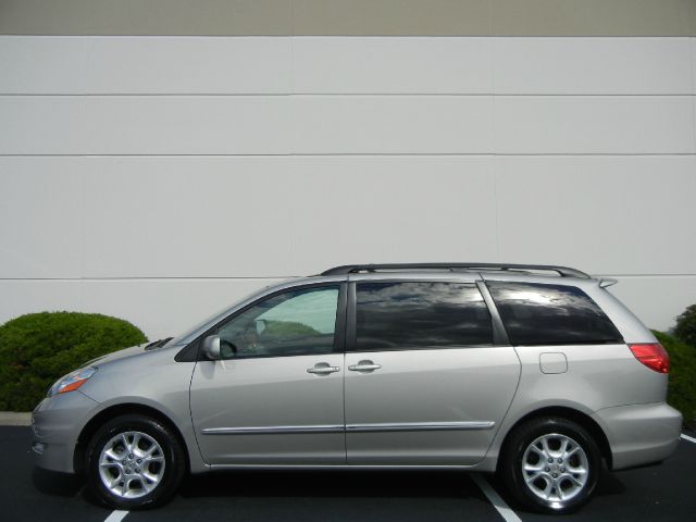 Toyota Sienna 2006 photo 4