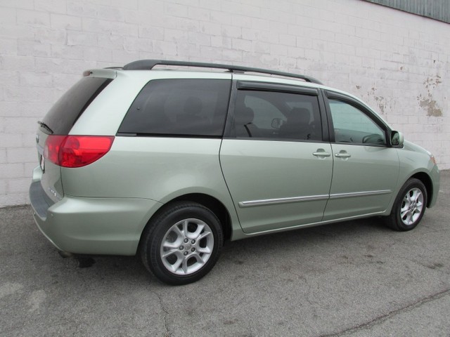 Toyota Sienna 2006 photo 3