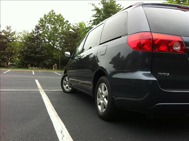 Toyota Sienna SEL Sport Utility 4D MiniVan