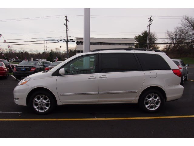 Toyota Sienna 2006 photo 4