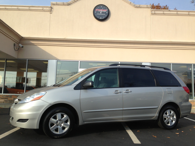 Toyota Sienna 2006 photo 1