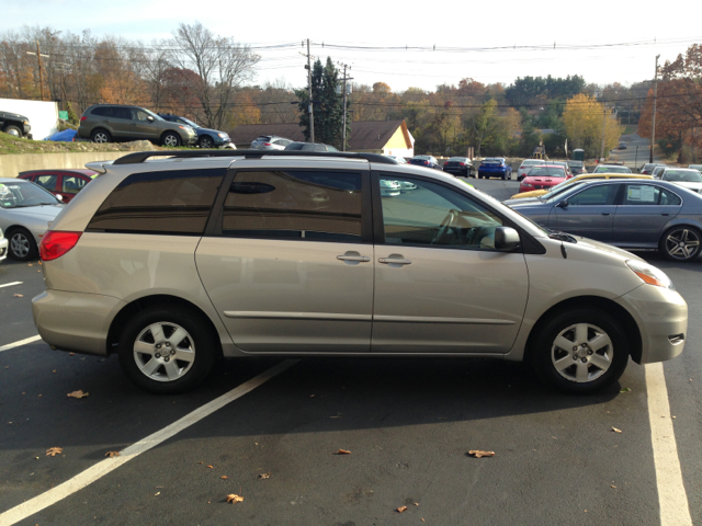 Toyota Sienna 2006 photo 4