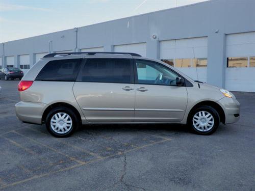 Toyota Sienna 2006 photo 2