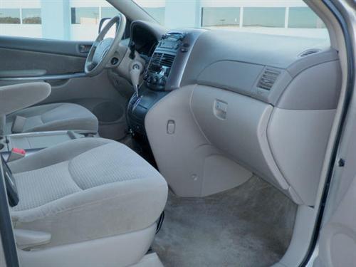 Toyota Sienna 2006 photo 3