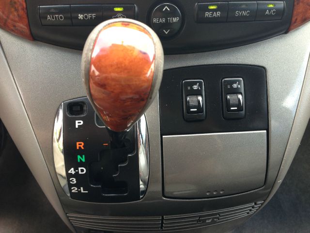 Toyota Sienna XLT 4.6L 4WD MiniVan