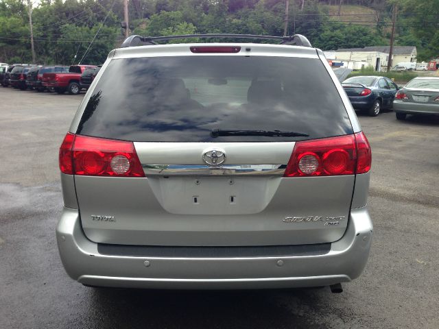 Toyota Sienna 2006 photo 23
