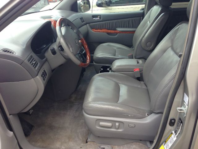 Toyota Sienna 2006 photo 4