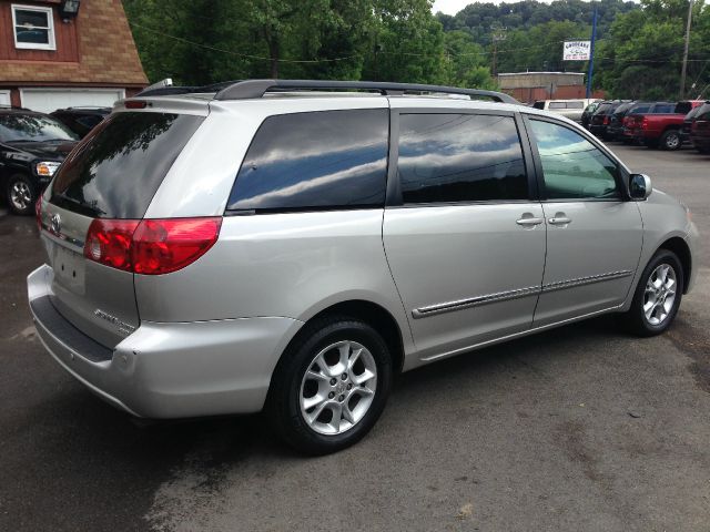 Toyota Sienna 2006 photo 6