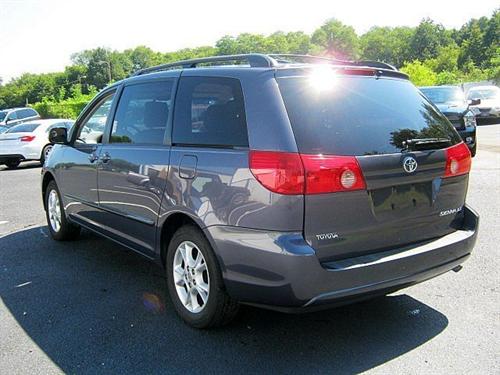 Toyota Sienna 2006 photo 1