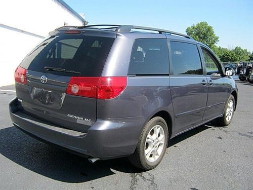 Toyota Sienna 2006 photo 2
