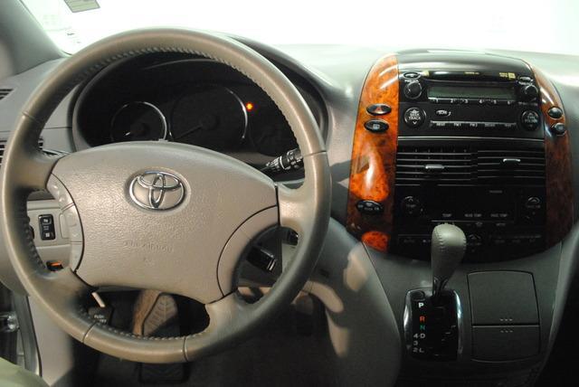 Toyota Sienna 2006 photo 3