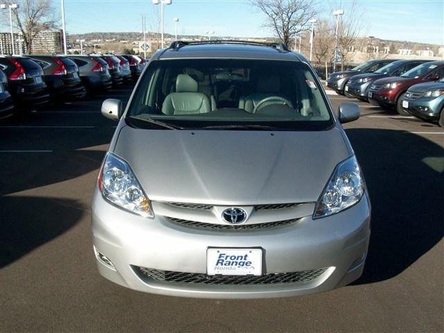Toyota Sienna 2006 photo 1