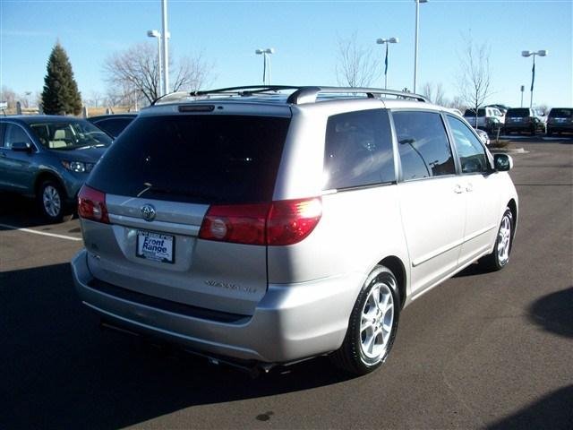 Toyota Sienna 2006 photo 3