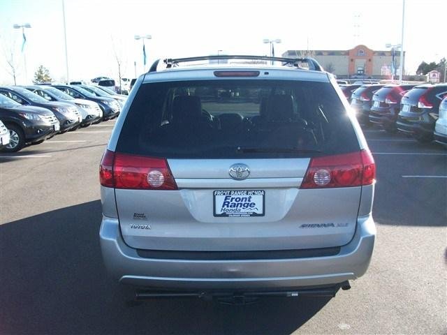 Toyota Sienna 2006 photo 4