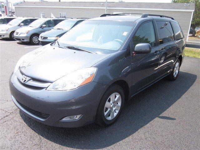Toyota Sienna 2007 photo 1