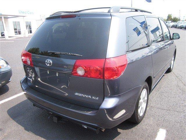 Toyota Sienna 2007 photo 3