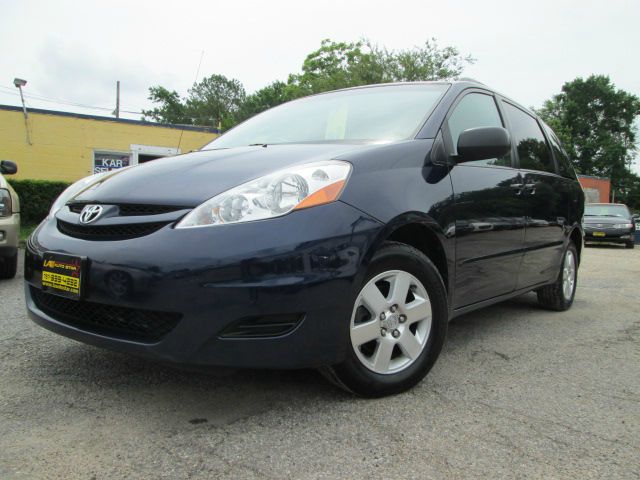 Toyota Sienna SR5 Sport Edition MiniVan