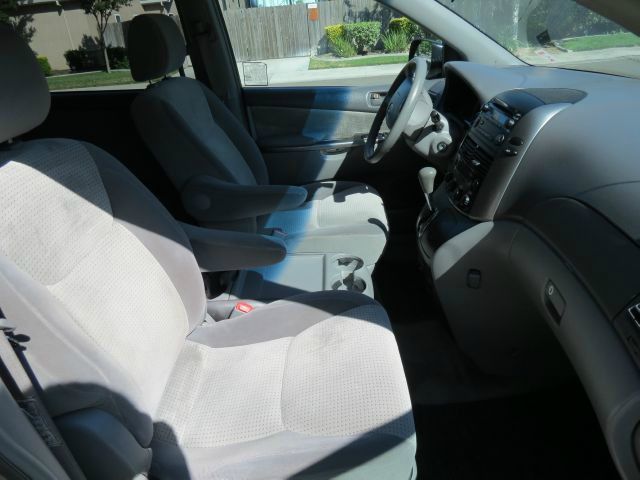 Toyota Sienna 2007 photo 2