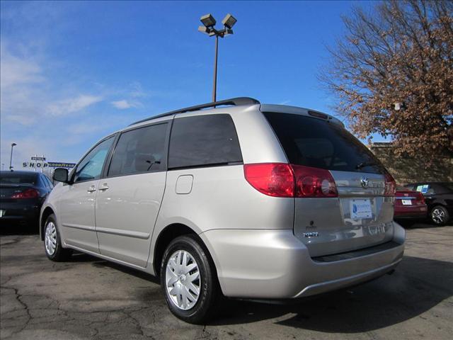 Toyota Sienna 2007 photo 2