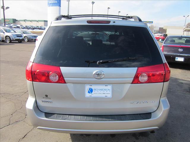 Toyota Sienna 2007 photo 3