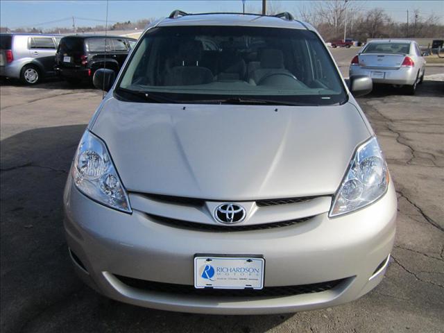 Toyota Sienna 2007 photo 4