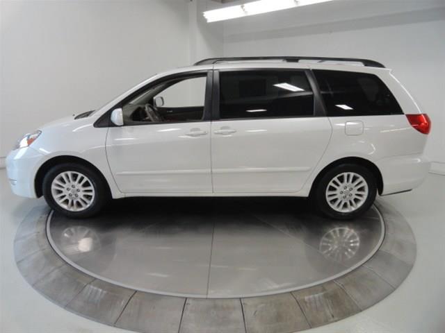 Toyota Sienna Se/sxt MiniVan