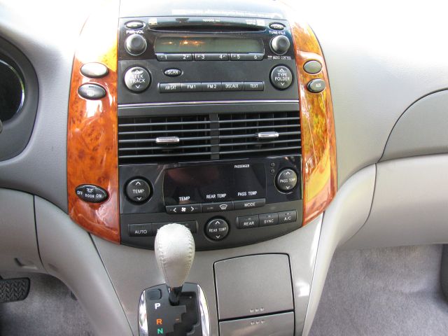 Toyota Sienna 2007 photo 14