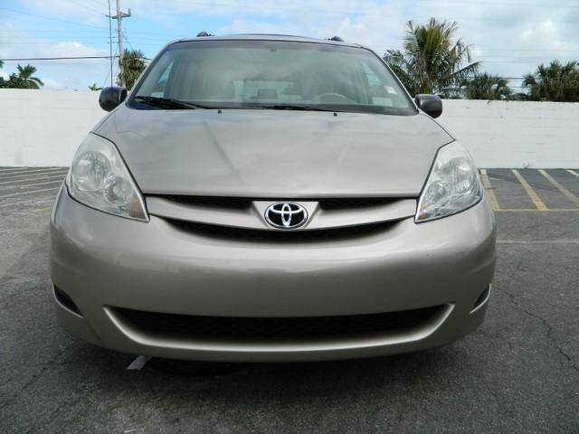 Toyota Sienna X MiniVan