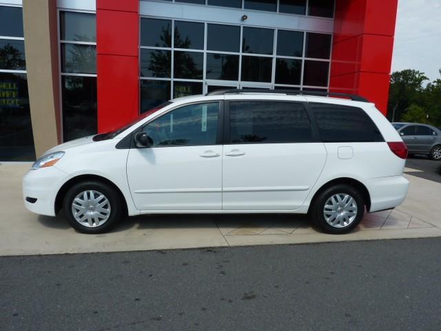 Toyota Sienna 2007 photo 1