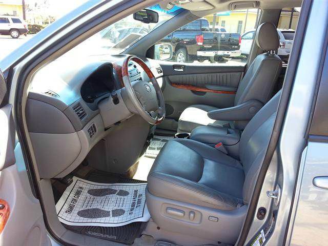 Toyota Sienna 2007 photo 2