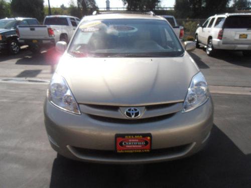 Toyota Sienna 2008 photo 2