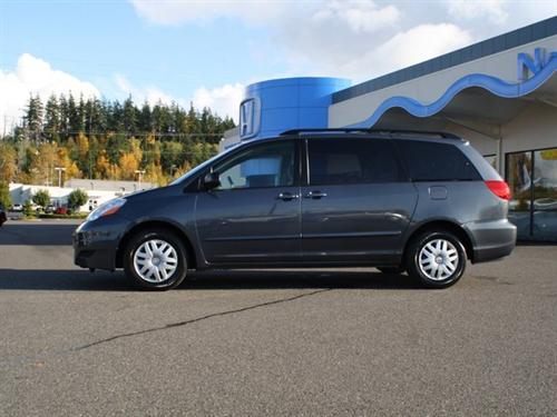 Toyota Sienna 2008 photo 2