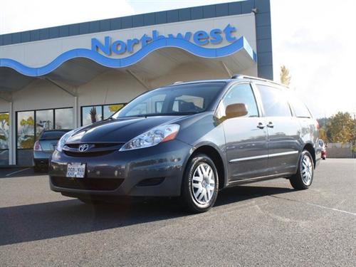 Toyota Sienna 2008 photo 3
