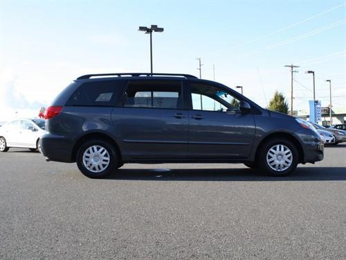 Toyota Sienna 2008 photo 4