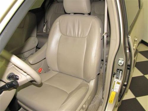 Toyota Sienna 2008 photo 1